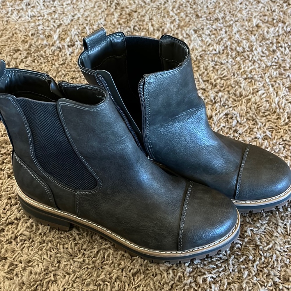 Women’s boots